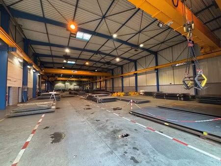 location local d’activités miribel 01700 4460m²