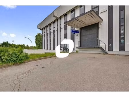 location local d'activités 634 m²