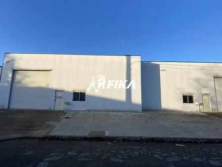 location local d'activités 720 m² à 1 560 m²