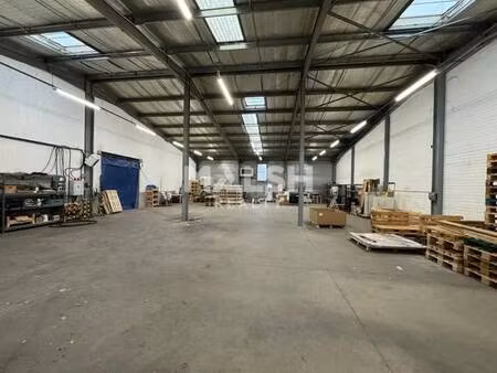 location local d’activités saint etienne 42000 395m²