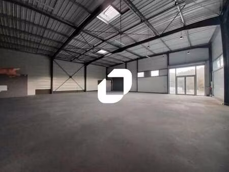 location local d’activités tresses 33370 425m²