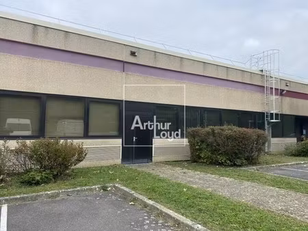 location entrepôt 210 m² à 1 225 m²