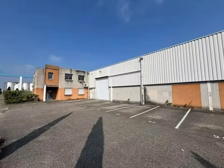 location local d'activités 1 603 m²