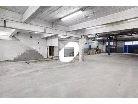 location local d'activités 227 m²