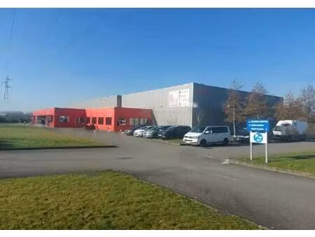 location local d'activités 3 000 m²