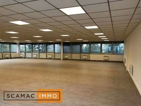 location entrepôt 644 m²