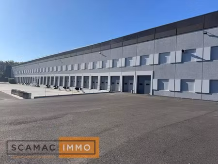 location entrepôt 441 m² à 8 018 m²