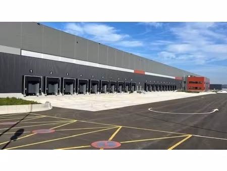 location entrepôt 7 632 m² à 15 264 m²