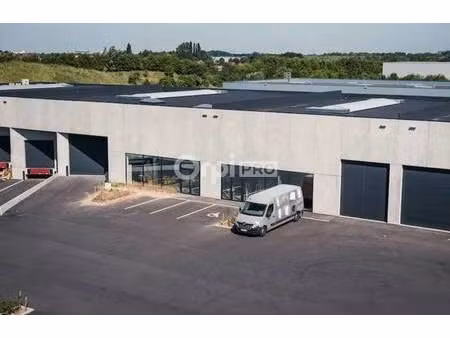 location entrepôt 390 m²