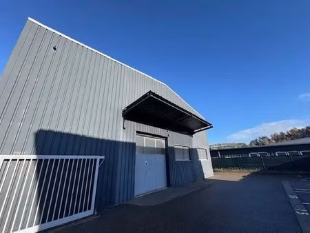 location entrepôt 440 m²