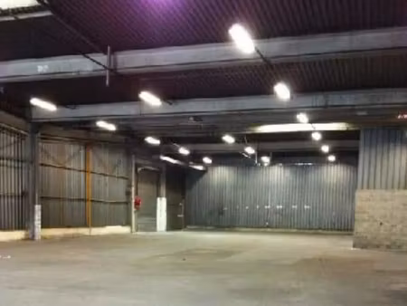 location entrepôt 865 m²