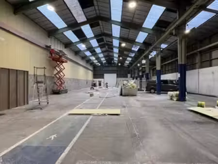 location local d’activités villeurbanne 69100 1212m²