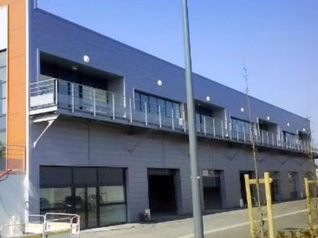 location local d'activités 260 m²