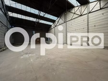 location local d'activités 342 m²