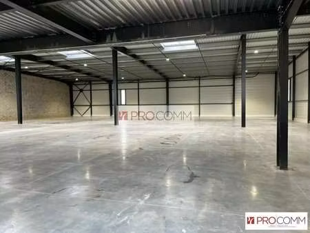 location local d'activités 1 183 m²