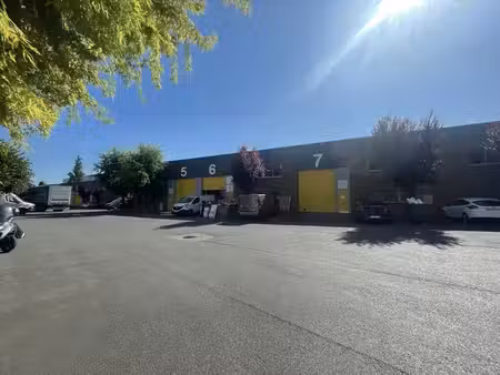 location local d’activités 268m²