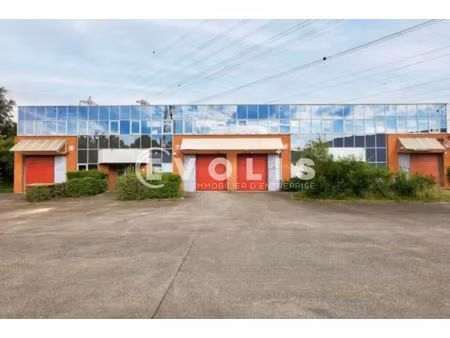 location local d'activités 410 m²