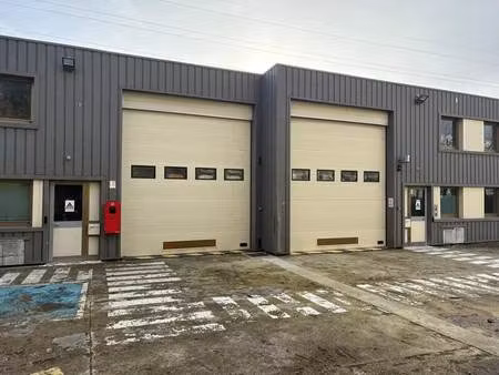 location local d'activités 1 730 m²