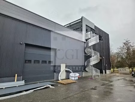 location local d’activités saint ismier 38330 475m²