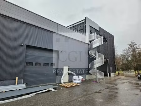 location local d'activités 457 m²