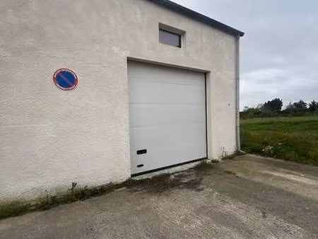 location local d'activités 85 m²