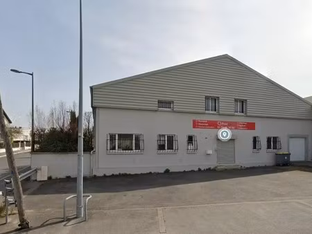 location local d'activités 430 m²