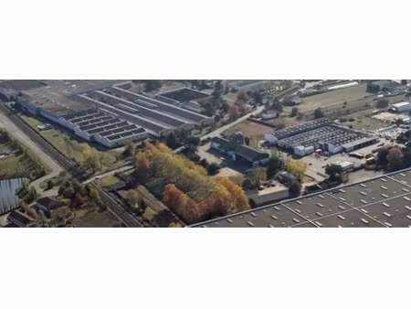 location local d'activités 18 000 m²