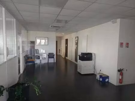 location local d’activités vern sur seiche 35770 1750m²