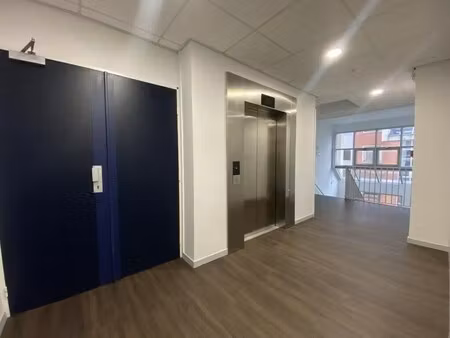 location bureaux 317 m² à 2 513 m²