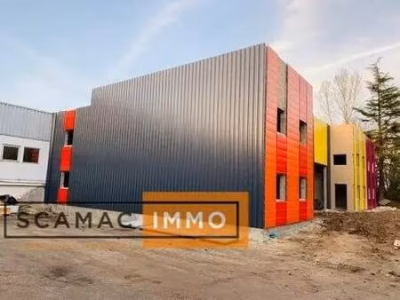 location entrepôt 122 m²