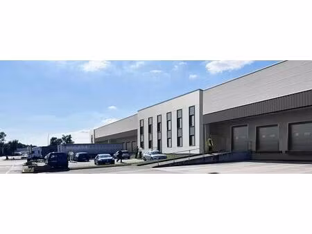 location local d'activités 2 408 m² à 12 857 m²