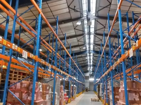 location entrepôt 7 918 m²