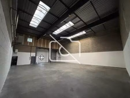 location entrepôt 382 m² à 1 146 m²