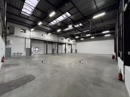 location local d’activités élancourt 78990 764m²