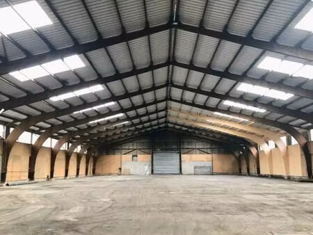 location entrepôt grand couronne 76530 2200m²