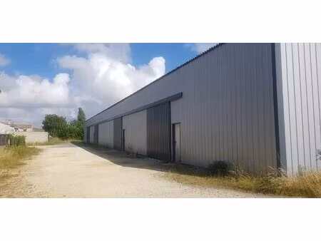 location entrepôt le chateau-d’oleron 17480 144m²