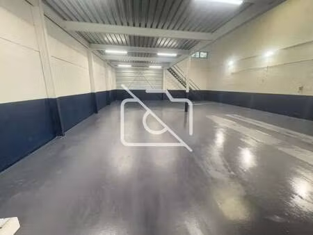 location entrepôt 376 m²