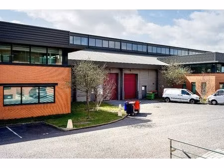 location entrepôt saint denis 93200 714m²