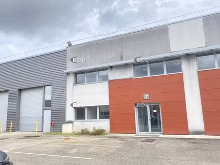 location local d’activités saint-priest 69800 972m²