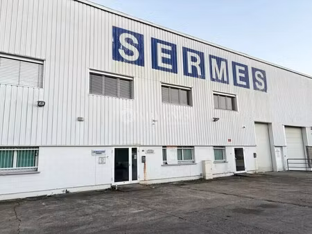location entrepôt 2 251 m²