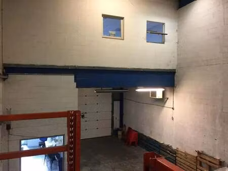 location entrepôt 67 m² à 902 m²