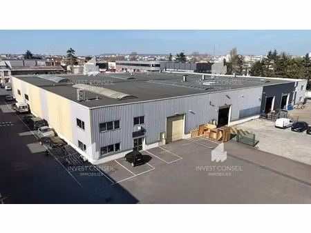 location local d'activités 542 m²