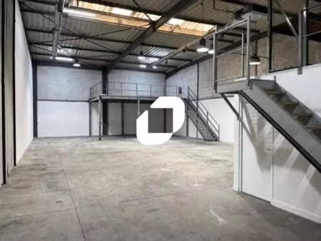 location local d'activités 356 m²