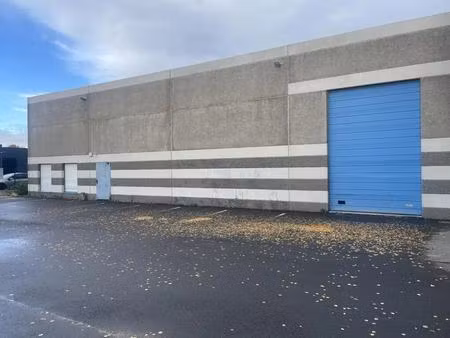 location local d'activités 620 m²