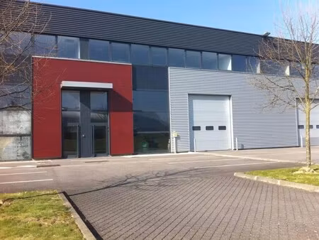 location local d’activités elancourt 78990 515m² à 1049m²