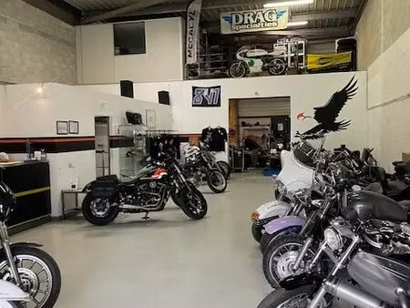 location local d'activités 200 m²