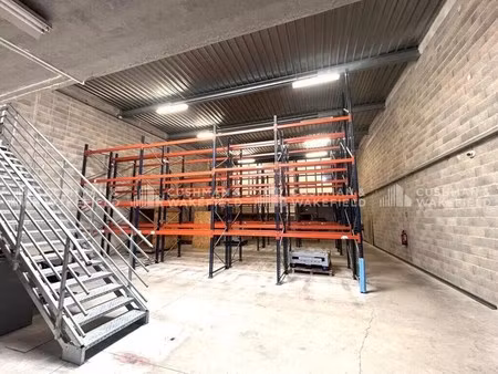 location local d'activités 500 m²