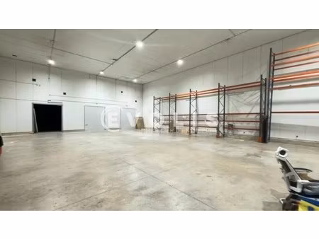 location local d'activités 1 963 m²