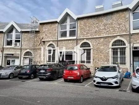 location local d'activités 359 m²