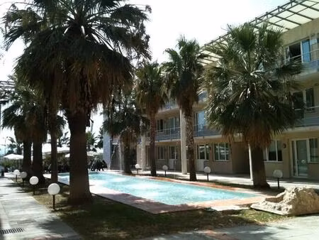 location local d'activités 426 m²